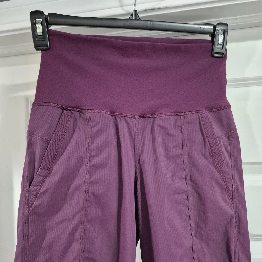 Lululemon In Flux Crop Womens 6 Maroon Dance Pants Capri Soft Waistband